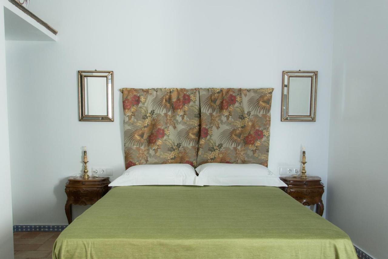 Casa Senorial Con Piscina. Casa Donna Isabel Guest House Penaflor Bagian luar foto