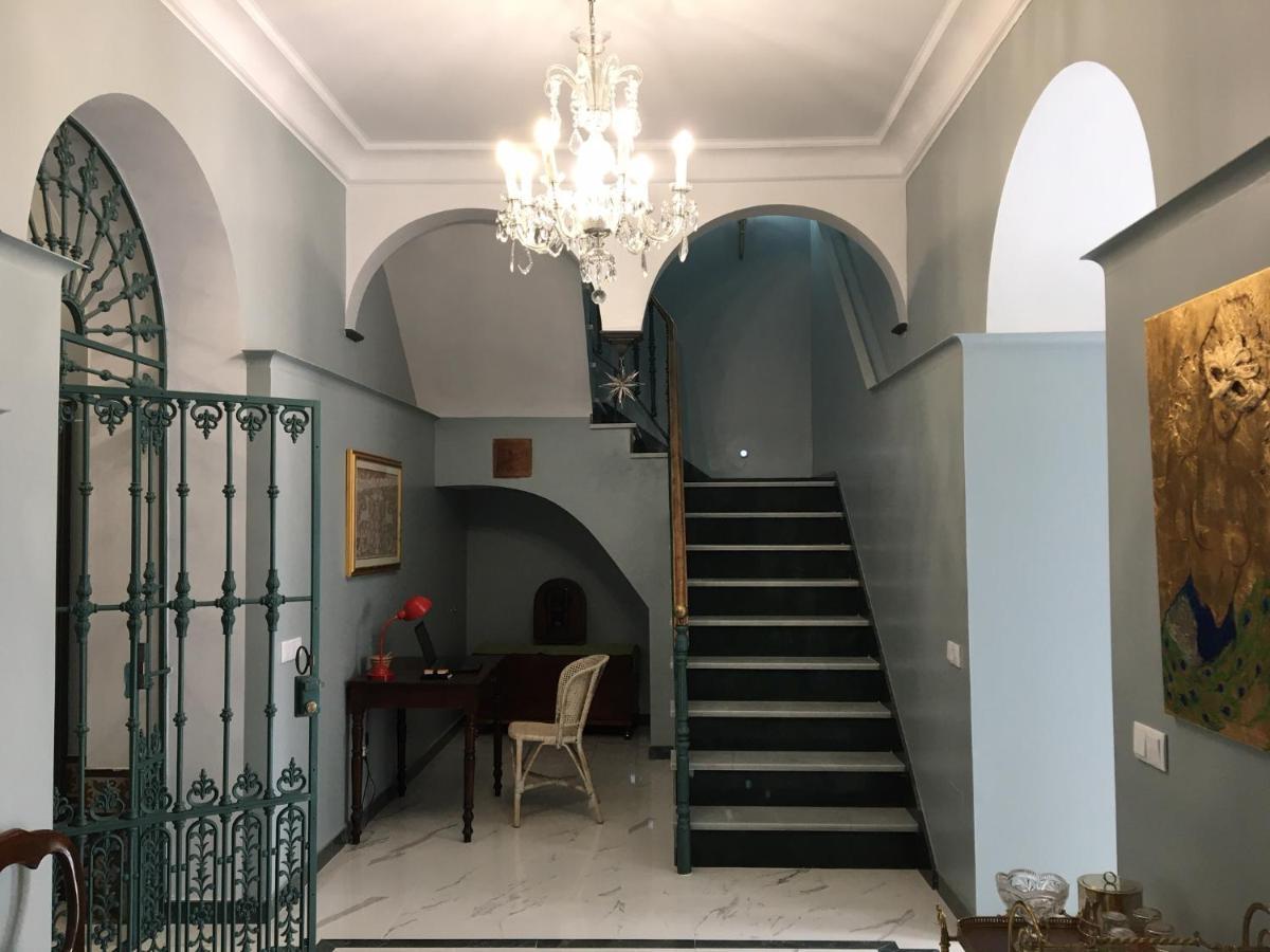 Casa Senorial Con Piscina. Casa Donna Isabel Guest House Penaflor Bagian luar foto